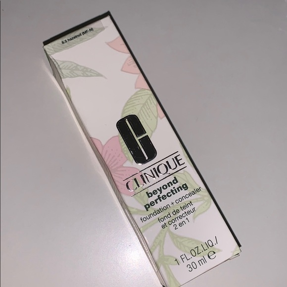 Clinique beyond perfecting foundation+concealer - Picture 6 of 9